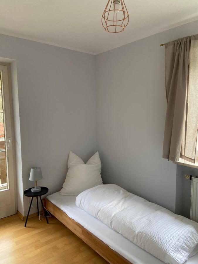 Modern Eingerichtete Wohnung Mit 2 Schlafzimmern برغن المظهر الخارجي الصورة